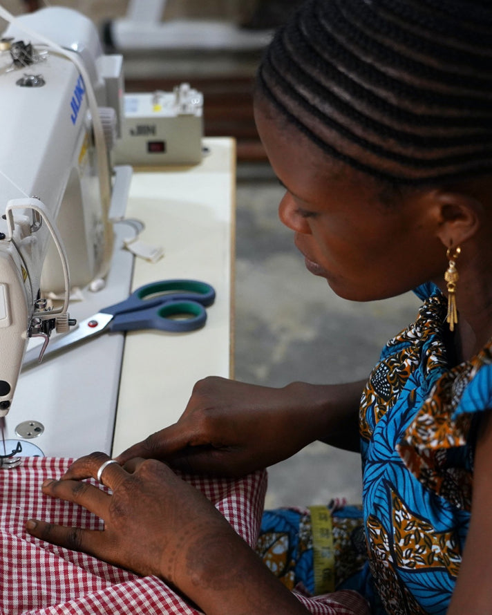 Artisan couturière - Ateliers Tensira - République de Guinée