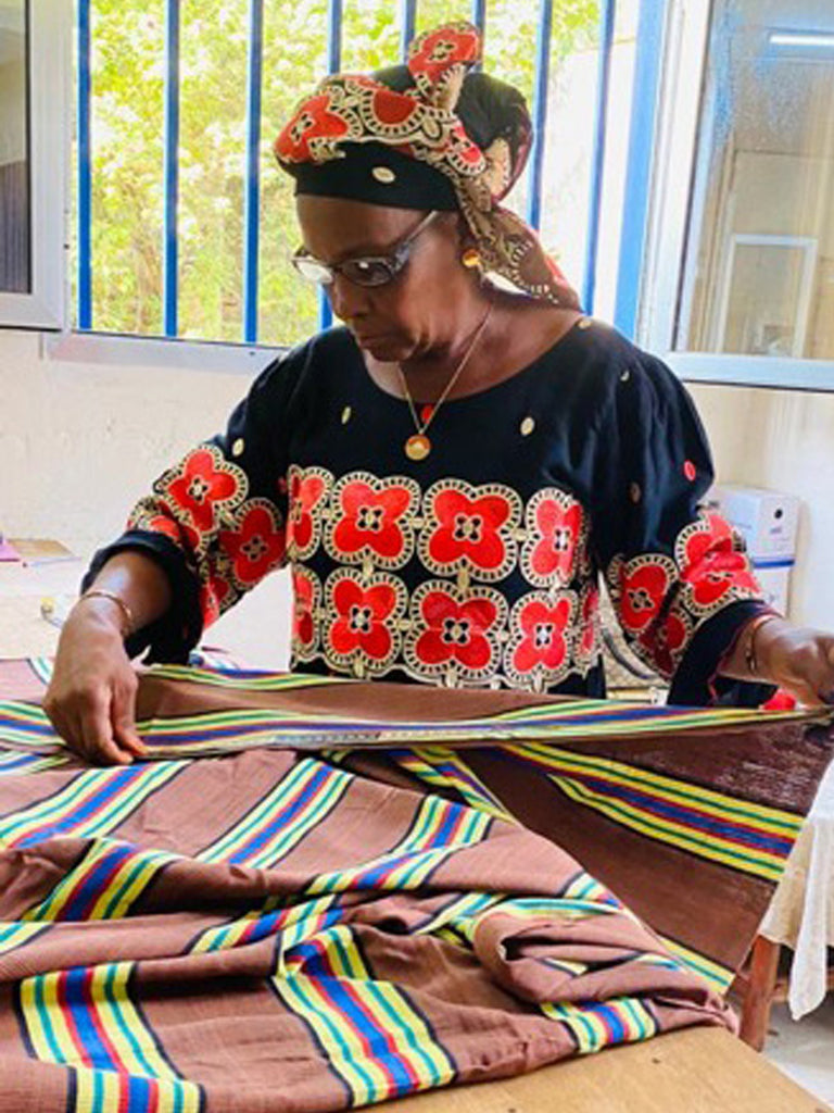 Artisan couturière - Ateliers Tensira - République de Guinée - Afrique de l'ouest